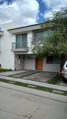 Casa en Renta en Valle Esmeralda