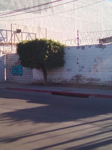 TERRENO COMERCIAL CON BODEGA EN VENTA EN LA ERMITA