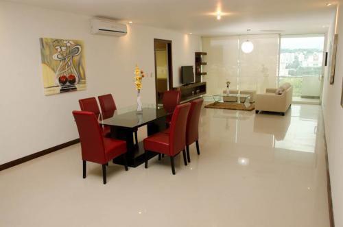 HERMOSO Y ACOGEDOR DEPARTAMENTO AMUEBLADO OBISPADO