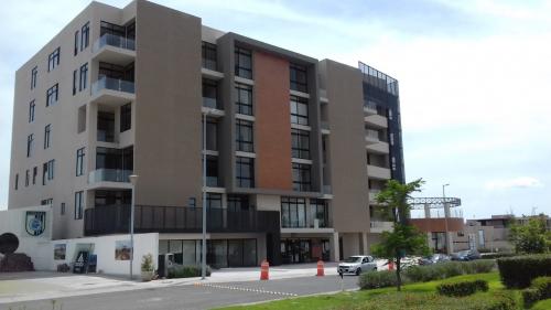 RENTA DE HERMOSO PENT-HOUSE EN FRACCIONAMIENTO EL REFUGIO