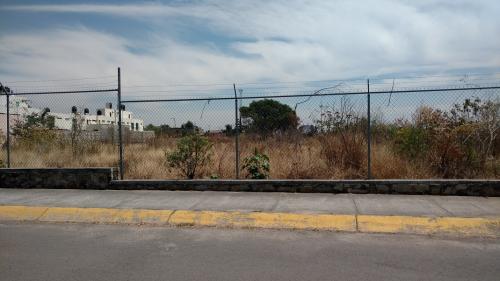 Buen Terreno para escuela, desarrollo o inversión