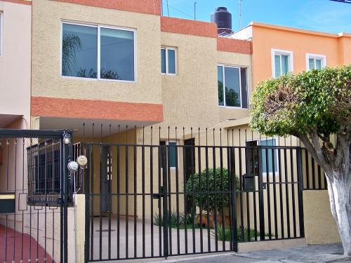 Única casa en Jardines Alcalde 