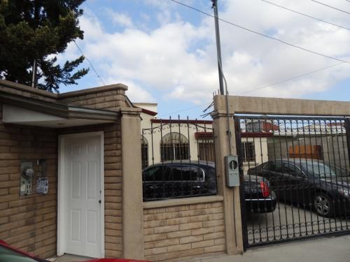 CASA EN VENTA EN VILLA DEL REAL II