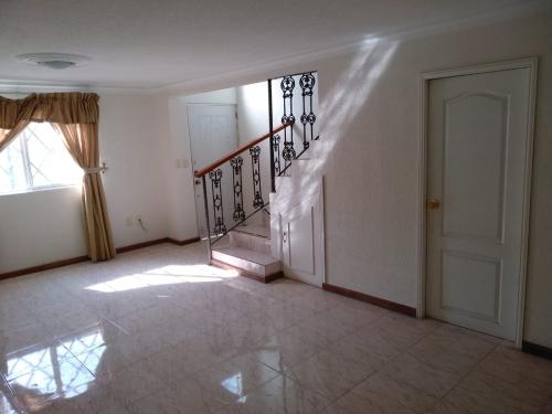 Vendo preciosa casa en Fraccionamiento Privado 