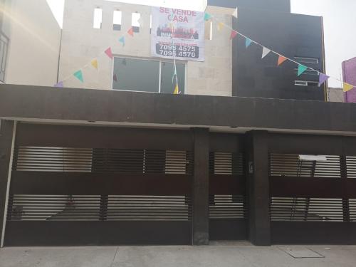 VENTA DE CASA NUEVA EN FRACCIONAMIENTO EN COYOACAN