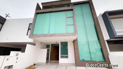 Amplia casa cumbres del lago