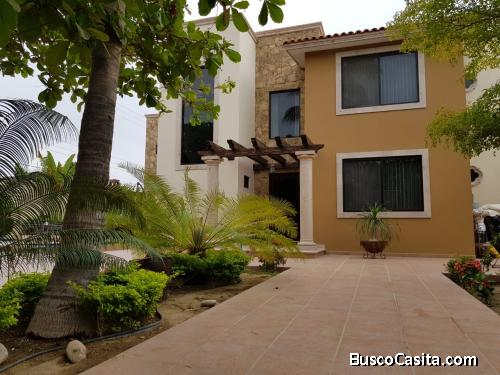 HERMOSA CASA EN VENBTA EN LA PAZ, BAJA CALIFORNIA SUR
