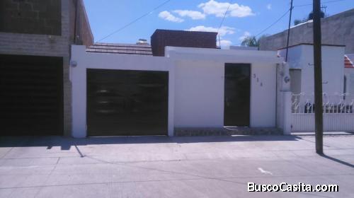 RENTO CASA AL NORTE EN FRACCIONAMIENTO PARRAS