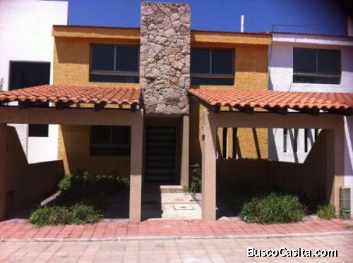 LA FIRMA REAL STATE VENDE CASA EN RESIDENCIAL LAS PÉRGOLAS AL NORTE