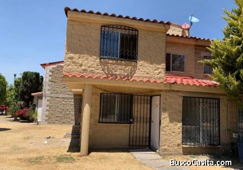 CASA EN FRACC.A MEDIA CUADRA DE LA UNIVERSIDAD ÍBERO.