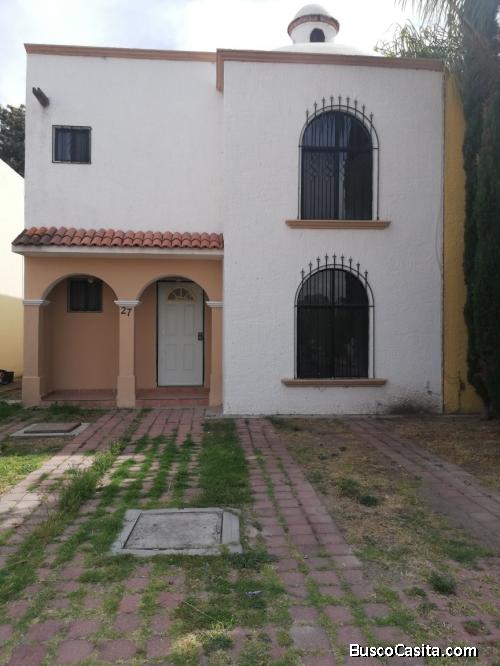 Casa en privada con vigilancia