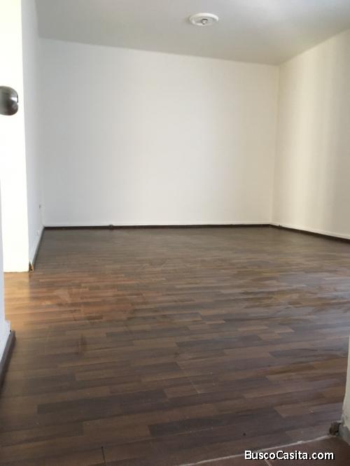 Oficina amplia y confortable con excelente ubicación