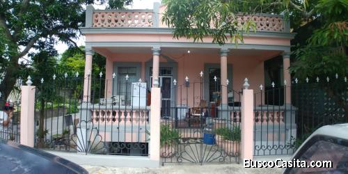 Casa antigua con patio grande