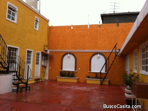 Cuarto/estudio con entrada independiente a unos pasos de Periférico Sur