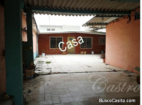 Amplio terreno con dos casas, Col. M. Hidalgo, Veracruz, Ver.