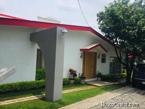 CASA EN VENTA EN LOMAS DE COCOYOC EN OPORTUNIDAD $2,600.000