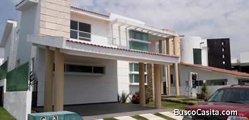 CASA EN VENTA CON ACABADOS DE PRIMERA EN LOMAS DE COCOYOC