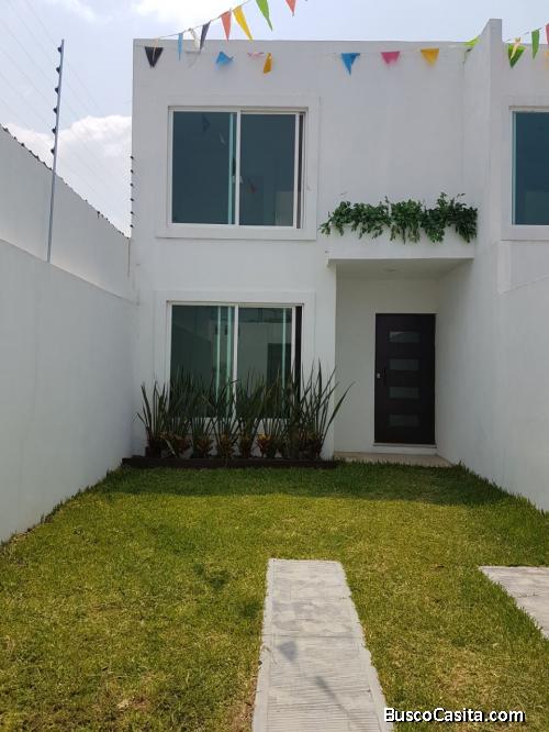 VENTA DE HERMOSA CASA  INDEPENDIENTE