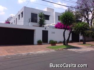 DEPARTAMENTO AMUEBLADO EN LOMAS DE CHAPULTEPEC. 