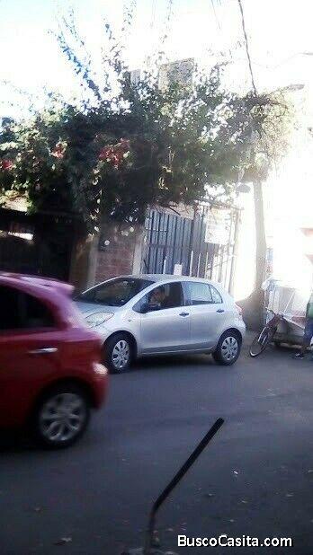 Amplia casa cerca de Glorieta de Vaqueritos, excelente ubicación.