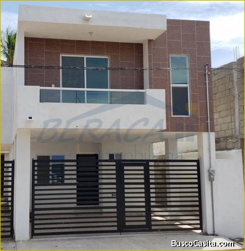 VENTA DE CASA COL REV. VERDE, MADERO 