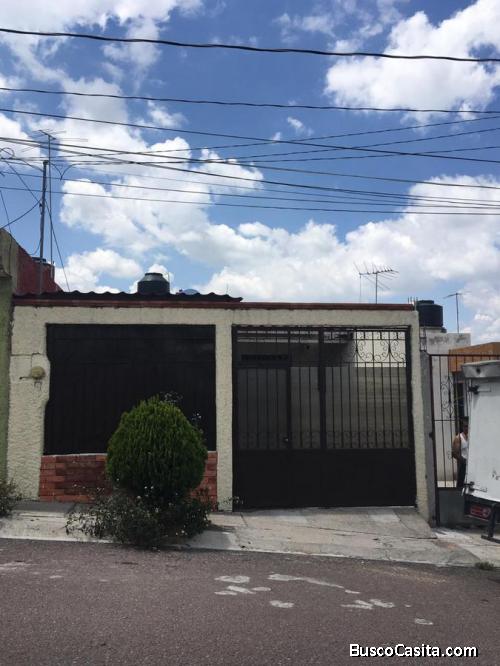 LA FIRMA REAL STATE VENDE BONITA CASA EN EXCELENTE ESTADO EN VILLAS DE NTA. SRA.