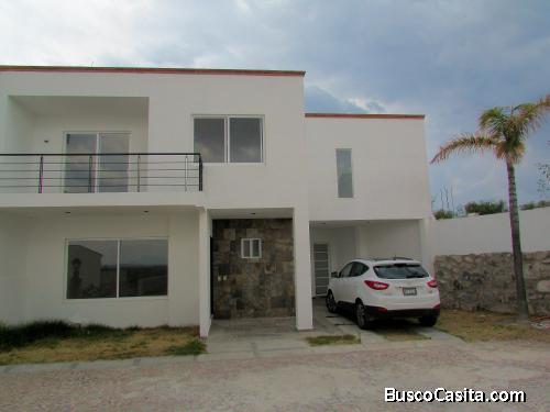 Casa en Venta Tequisquiapan , Fraccionamiento Colinas Campestres