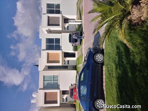 CONFORTABLE CASA EN CUAUTLANCINGO, 3 RECAMARAS 2 Y MEDIO BAÑOS