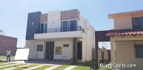 01273 Se vende casa en residencial las plazas.