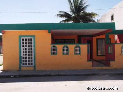 Venta de casa en esquina, en Progreso.