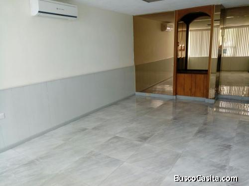 RENTO OFICINA LOMA GRANDE 2709-202 (EXCELENTE UBICACIÓN)