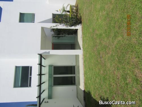 CASA CON ENORME JARDIN