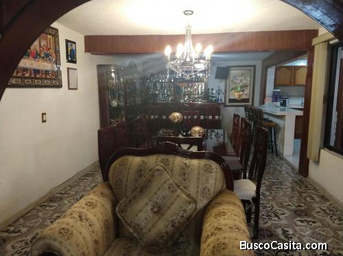 Casa a unas cuadras de Avenida Central, colonia Emiliano Zapata. 