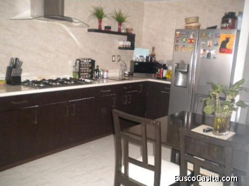 LUJOSA CASA EQUIPADA EN VENTA UBICACIÓN ATOTONILCO, HIDALGO. 