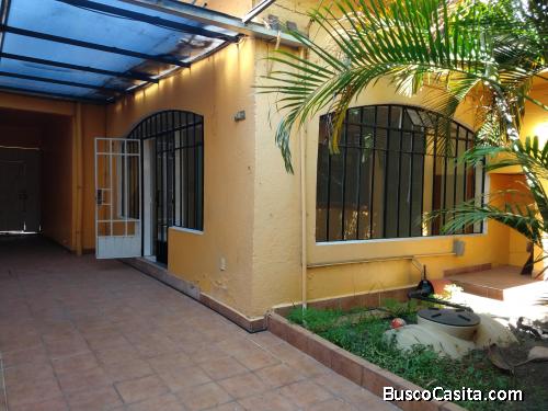 Casa en venta colonia Tres Estrellas.