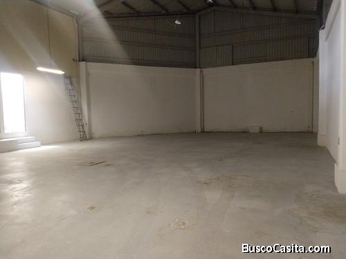Rento bodega en colonia Las Aguilas.