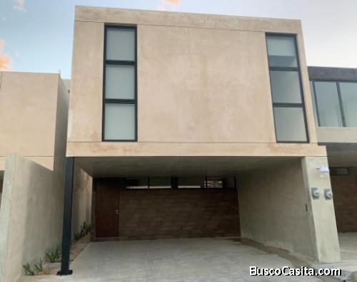 RENTA DE CASA EN TEMOZON NORTE