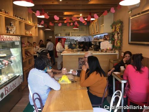 Se traspasa bonita cafetería 