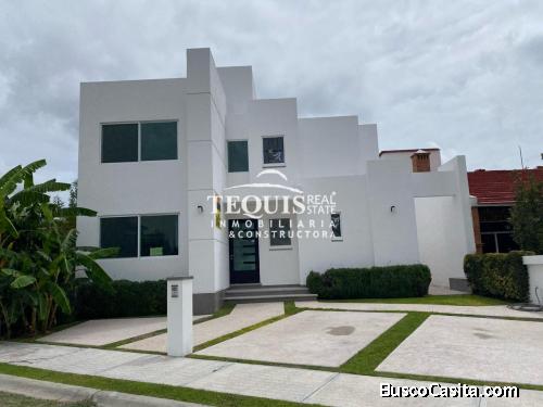 HERMOSA CASA EN RENTA EN CLUB DE GOLF