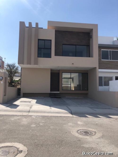 HERMOSA CASA EN VENTA EN JURIQUILLA QUERÉTARO 