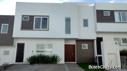 CASA EN RENTA EN ZIBATÁ MTTO. INCLUIDO