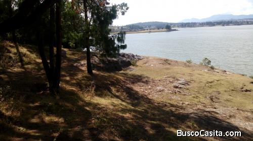 Hermoso Predio a orilla de la laguna