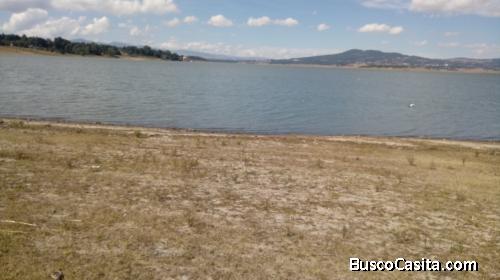 Predio a 5 metros de la orilla de la Laguna