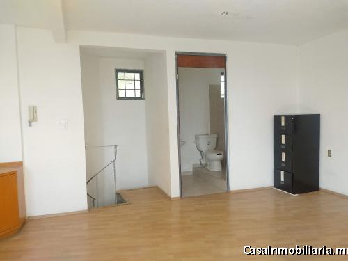 Bodega en renta en colonia Las Águilas.