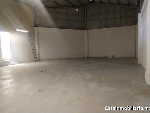  Bodega en renta en colonia Las Águilas.