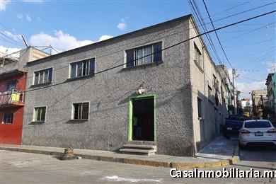 CASA GRANDE EN ZONA POPULAR CERCA DE CAMPO MILITAR 