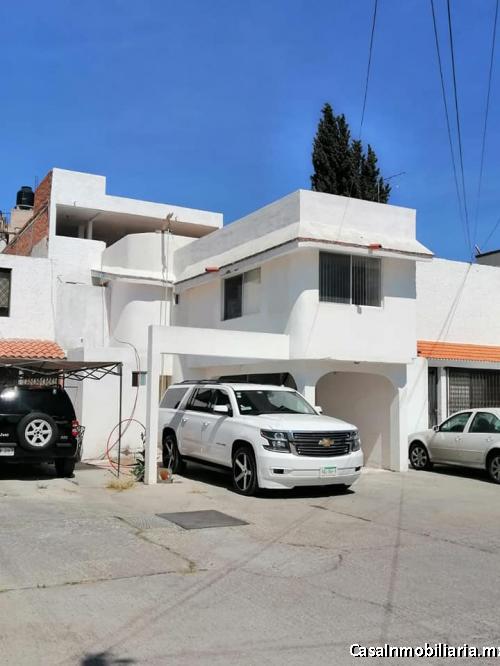 VENDO CASA DE 4 RECAMARAS EN NEREO RODRIGUEZ