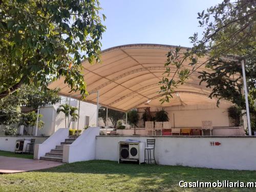 Se vende como terreno, está habilitado como salón de eventos. Centro de Tezoyuca, Morelos