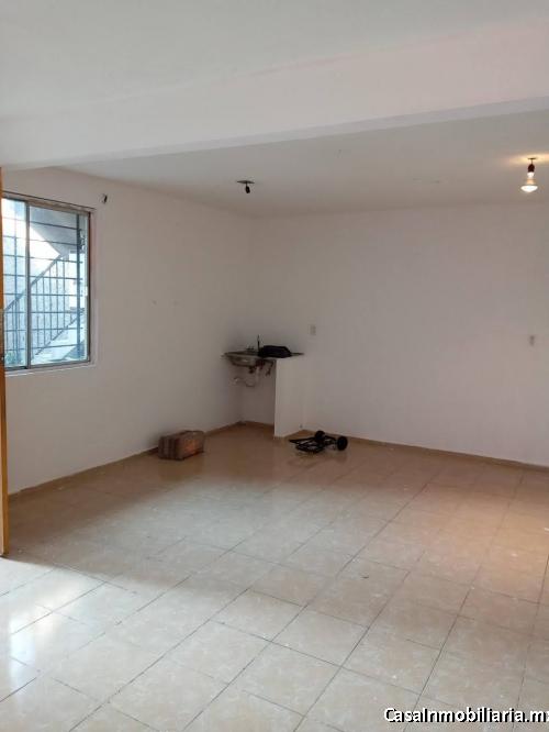 DEPARTAMENTO TRES RECAMARAS UN BAÑO CON ESTACIONAMIENTO