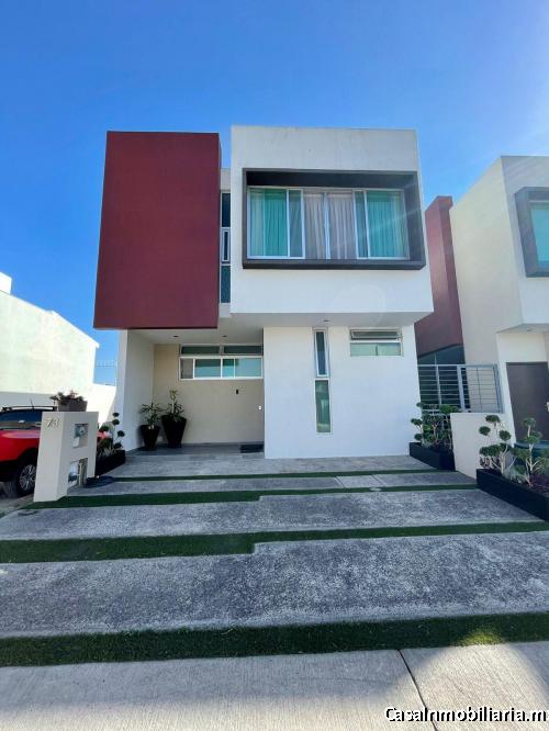 CASA EN VENTA EN CASA FUERTE, COTO BASTION 